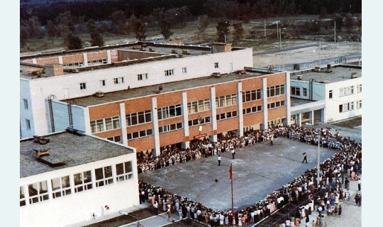 Открытие школы в 1988 году.